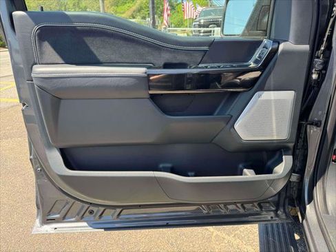 Used 2025 Ford F150 Lightning Platinum AWD/4WD image 18