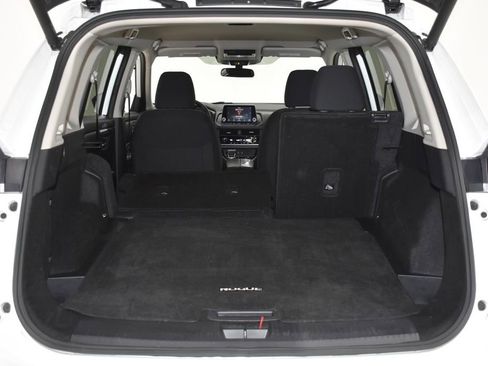 Used 2024 Nissan Rogue SV image 30