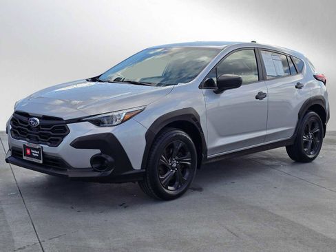 Used 2024 Subaru Crosstrek 2.0i image 3