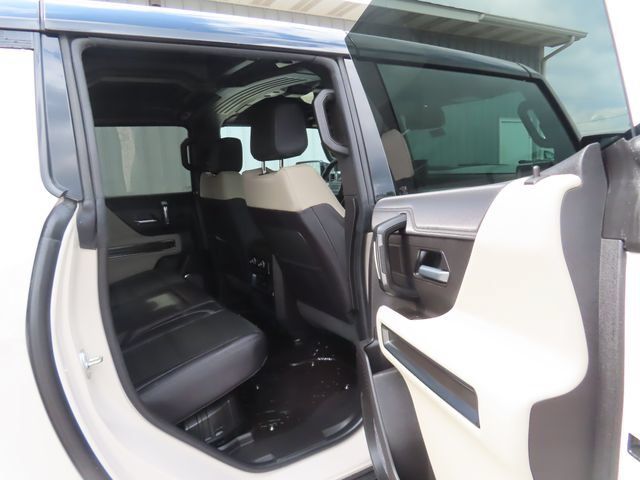 New 2026 GMC Hummer EV 4x4 Crew Cab w/ LPO, Sport Package image 30