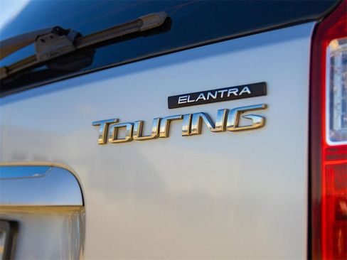 Used 2012 Hyundai Elantra GLS w/ Preferred Pkg image 10