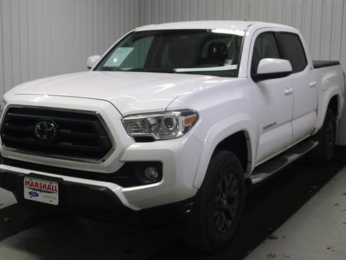 Used 2021 Toyota Tacoma image 3