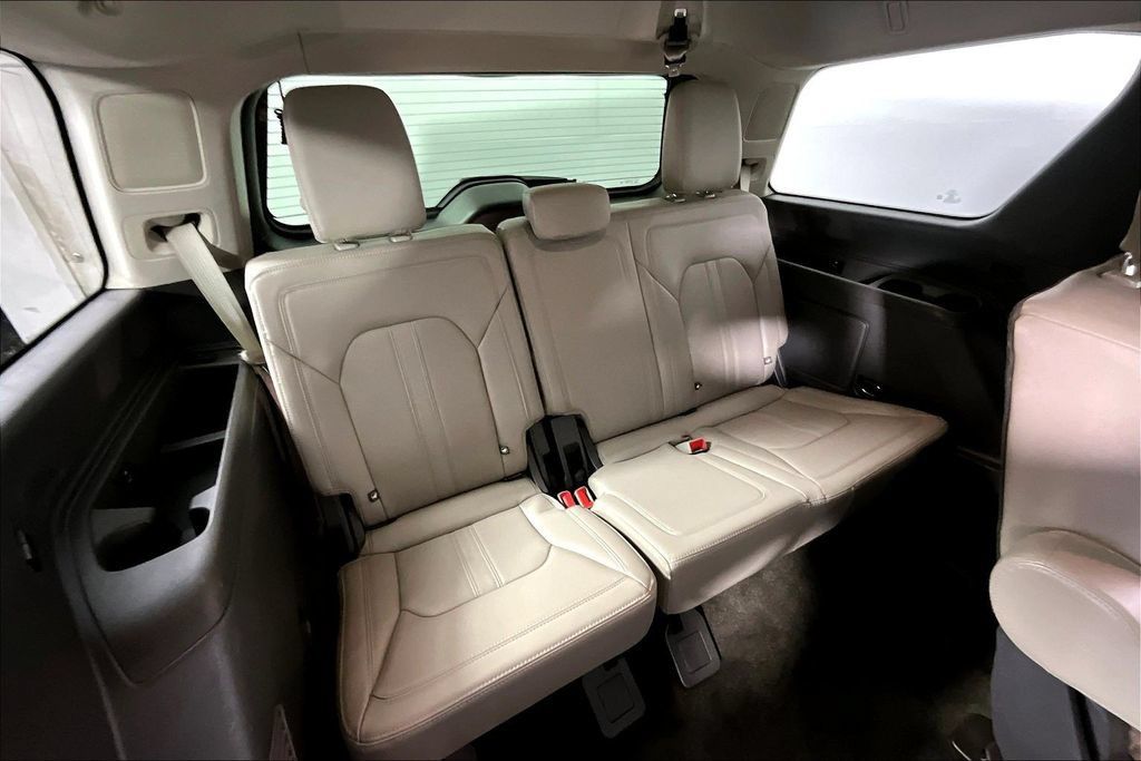 Used 2021 Ford Expedition Limited AWD/4WD image 28