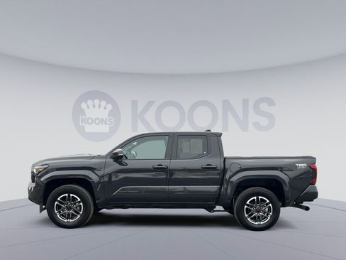 Used 2024 Toyota Tacoma TRD Sport image 2