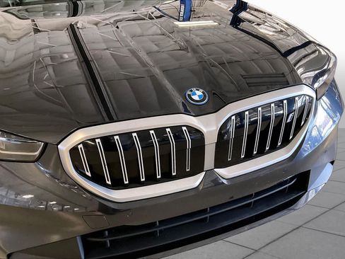 Used 2024 BMW i5 eDrive40i w/ M Sport Package RWD image 29