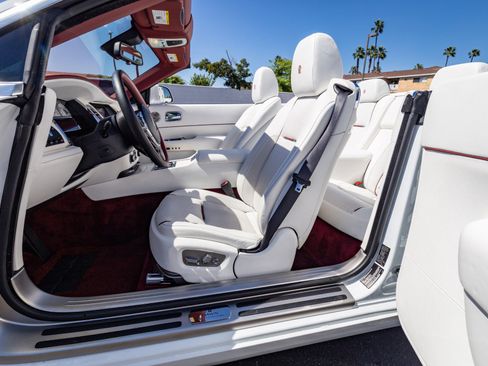 Used 2017 Rolls-Royce Dawn image 48