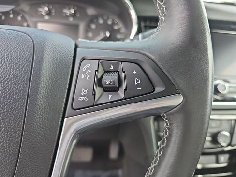 Used 2022 Buick Encore Preferred image 17