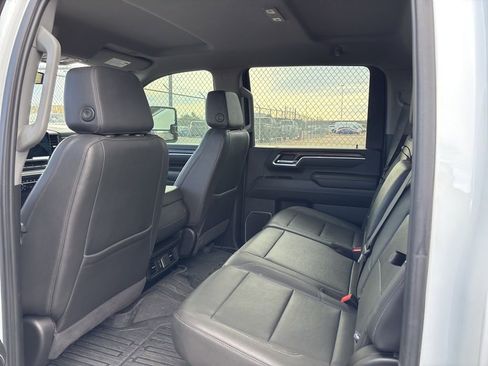 Used 2025 GMC Sierra 3500 SLT image 8