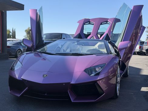 Used 2015 Lamborghini Aventador LP 700-4 AWD/4WD image 2
