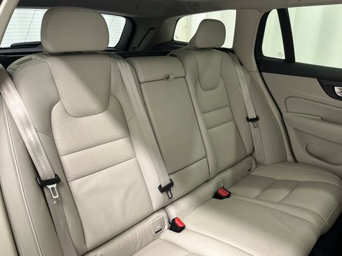 Used 2023 Volvo V60 B5 Cross Country Plus w/ Climate Package image 22
