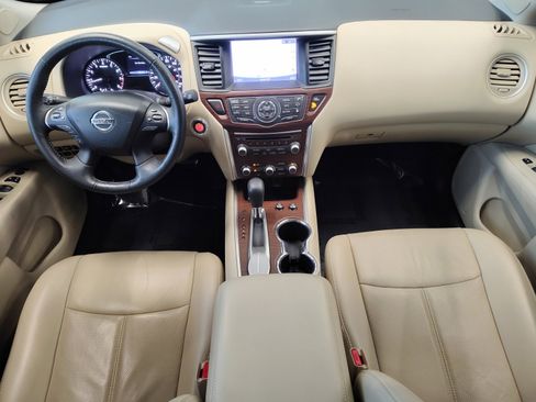 Used 2018 Nissan Pathfinder Platinum FWD image 16