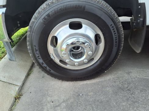 Used 2023 Ford F350 XLT w/ FX4 Off-Road Package image 29