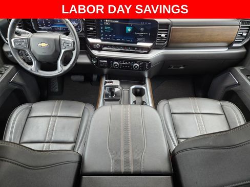 Used 2025 Chevrolet Silverado 1500 High Country w/ Technology Package AWD/4WD image 16