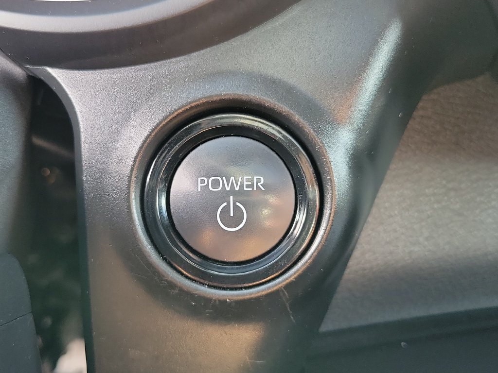 Used 2025 Toyota Sienna XSE FWD image 23