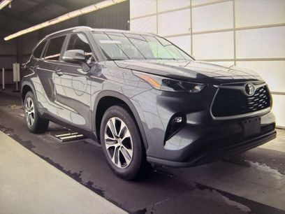 Used 2023 Toyota Highlander XLE