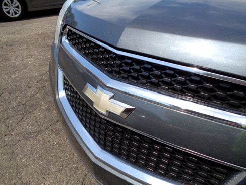 Used 2011 Chevrolet Equinox LT w/ Chrome Appearance Package image 9