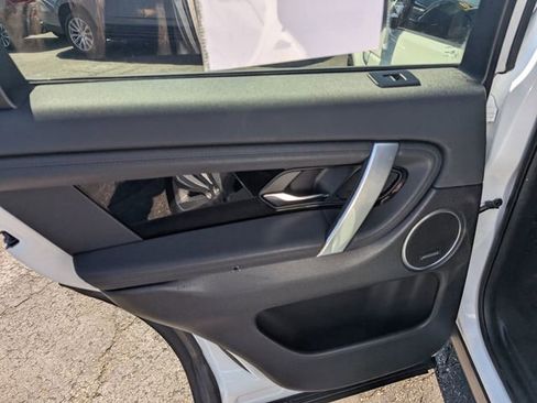 Used 2023 Land Rover Discovery Sport SE image 10