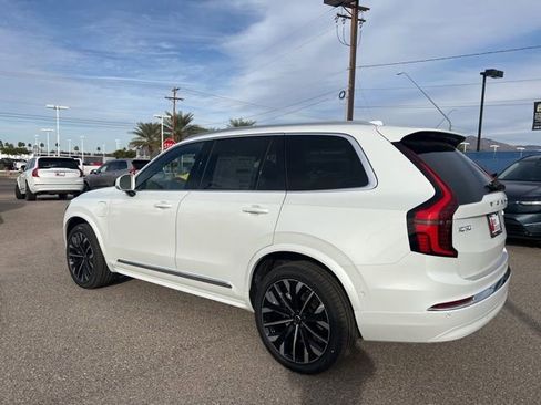 New 2026 Volvo XC90 T8 Plus w/ Protection Package Premier AWD/4WD image 7