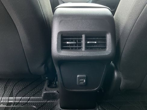 Used 2024 Chevrolet Equinox LS image 17