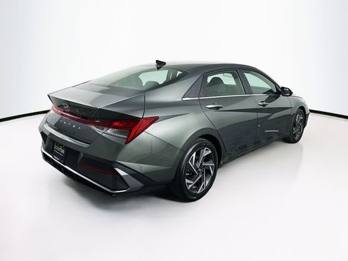 Used 2025 Hyundai Elantra SEL image 9