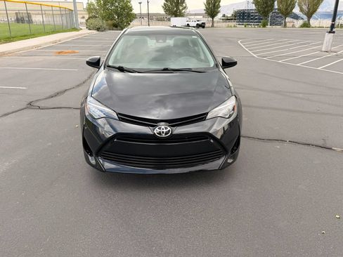 Used 2018 Toyota Corolla LE FWD image 12
