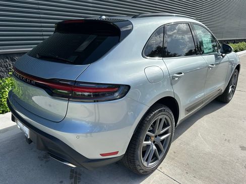 Certified 2025 Porsche Macan image 10