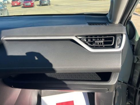 Used 2021 Toyota RAV4 XLE Premium image 56