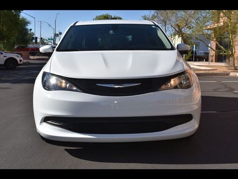 Used 2022 Chrysler Voyager LX w/ Fleet Security Group FWD image 8