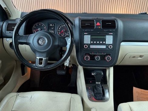 Used 2010 Volkswagen Jetta Limited Edition FWD image 10