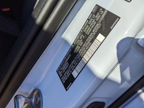 Certified 2026 Volvo XC40 B5 Plus w/ Protection Package Premier image 30