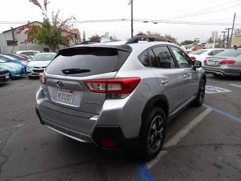 Used 2018 Subaru Crosstrek 2.0i Premium image 3