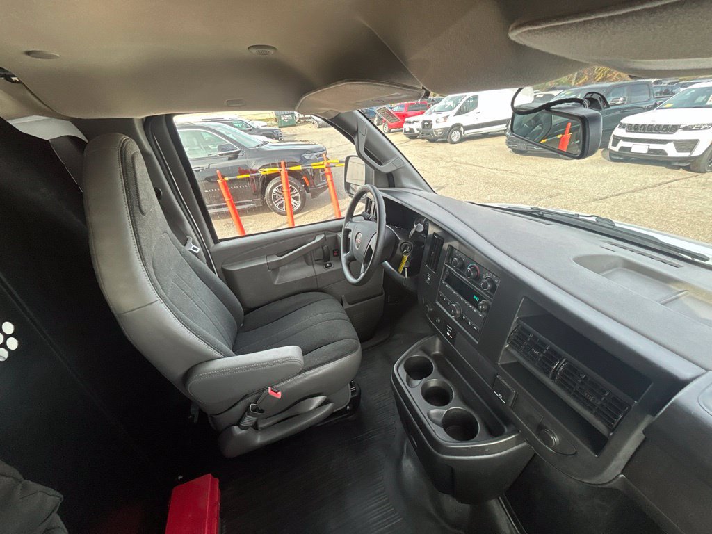 Used 2025 GMC Savana 2500 w/ Driver Convenience Package RWD image 19