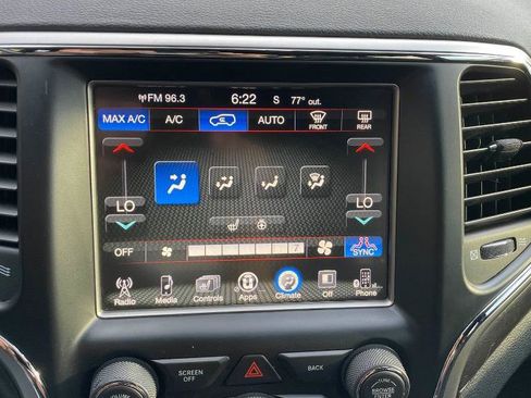 Used 2017 Jeep Grand Cherokee Altitude RWD image 13