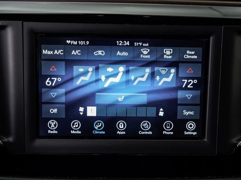 Used 2018 Chrysler Pacifica Touring-L FWD image 17