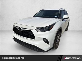 Used 2024 Toyota Highlander XLE FWD video 1