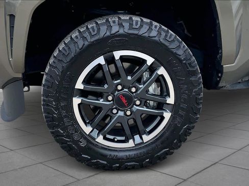 Used 2025 Toyota Tacoma TRD Sport image 11