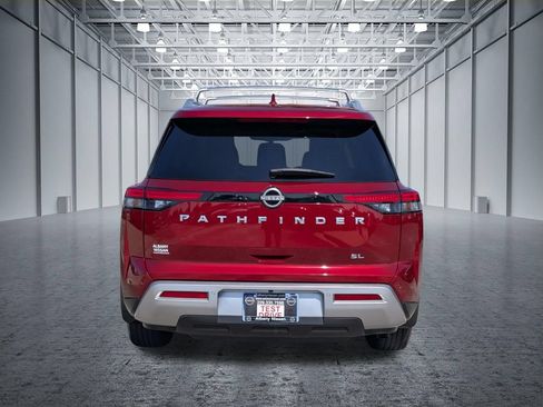 Used 2024 Nissan Pathfinder SL FWD image 11