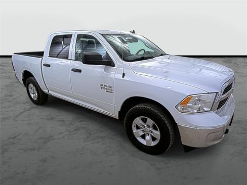 Used 2022 RAM 1500 Classic SLT w/ Electronics Group AWD/4WD image 4