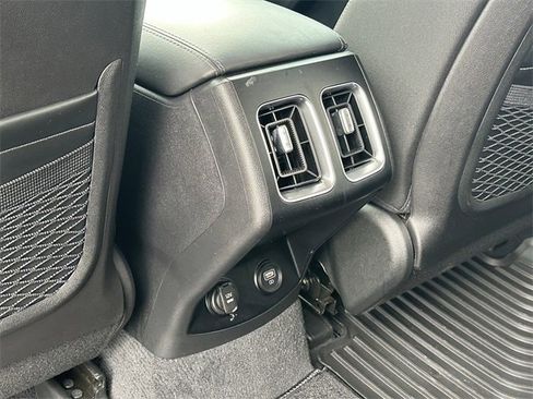 Used 2023 Kia Sorento LX image 27