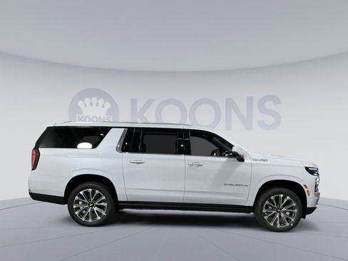 New 2026 Chevrolet Suburban High Country image 17