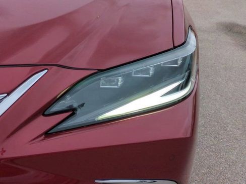 Certified 2022 Lexus ES 350 Ultra Luxury image 10