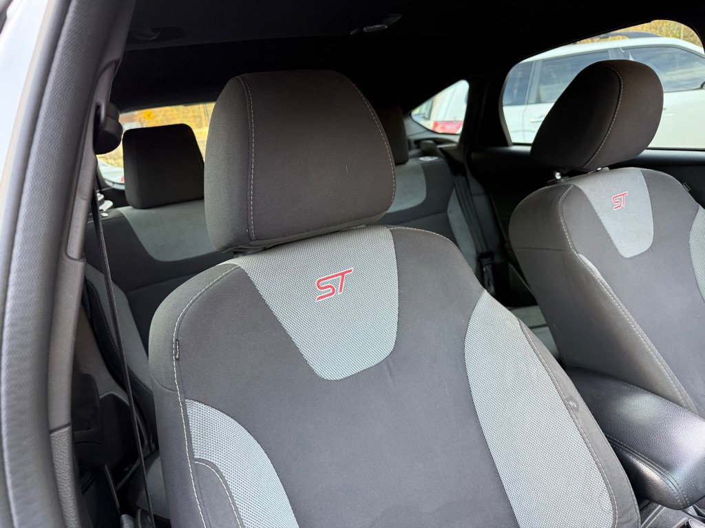 Used 2014 Ford Focus ST FWD image 35