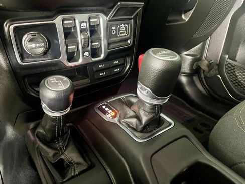 Certified 2024 Jeep Gladiator Sport image 18