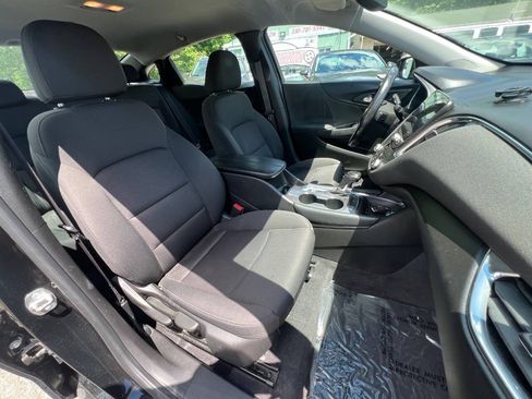 Used 2018 Chevrolet Malibu LT FWD image 15