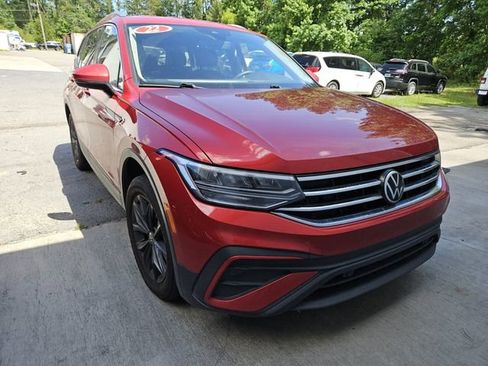 Used 2022 Volkswagen Tiguan SE FWD image 4