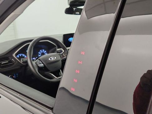 Used 2022 Ford Escape SEL image 23