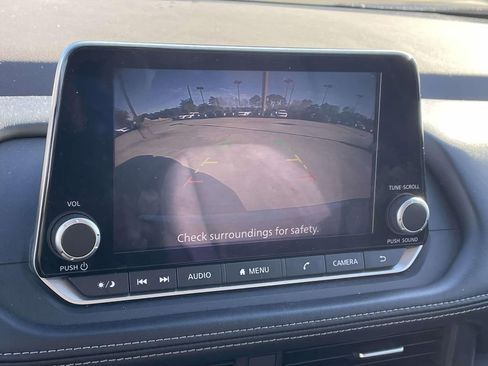 Used 2023 Nissan Rogue SV image 26