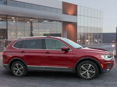 Used 2018 Volkswagen Tiguan SEL FWD image 17