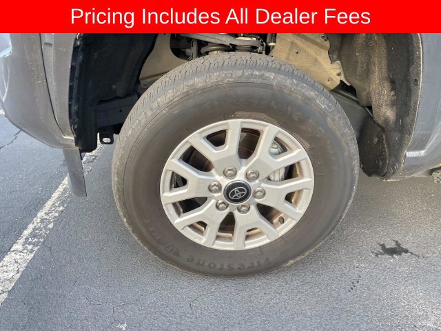 Used 2025 Toyota Tacoma SR5 AWD/4WD image 2