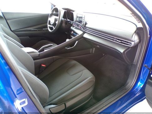 Used 2021 Hyundai Elantra SEL FWD image 22